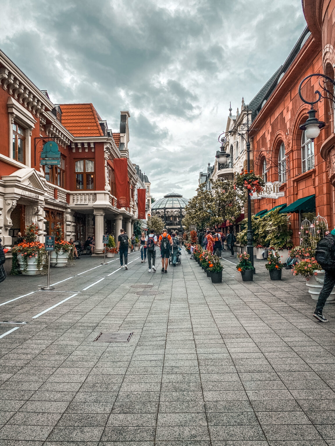 Das Phantasialand-der Schönste Freizeitpark Deutschlands ...